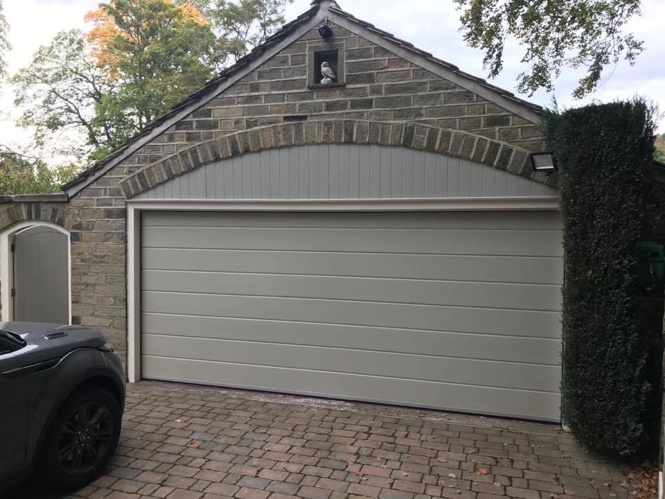 Mid Ribbed Automatic Sectional Garage Door